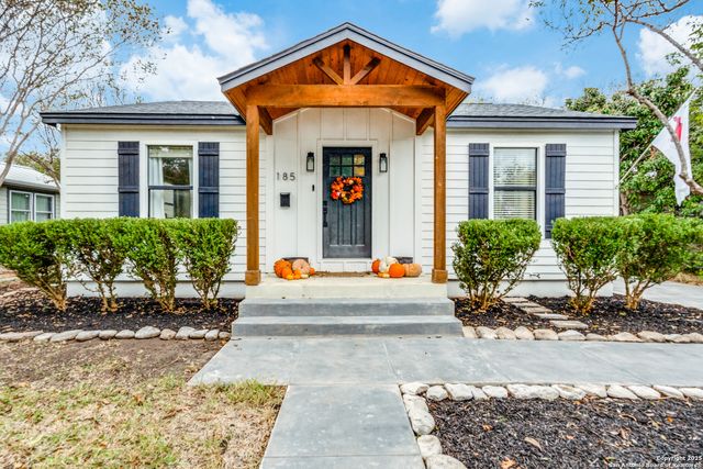 185 Bryn Mawr, San Antonio, TX 78209