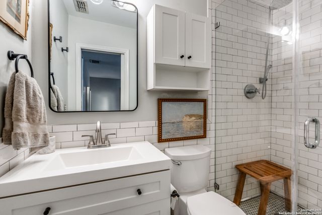 185 Bryn Mawr, San Antonio, TX 78209