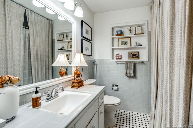 185 Bryn Mawr, San Antonio, TX 78209