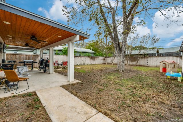 185 Bryn Mawr, San Antonio, TX 78209