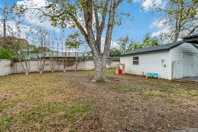 185 Bryn Mawr, San Antonio, TX 78209