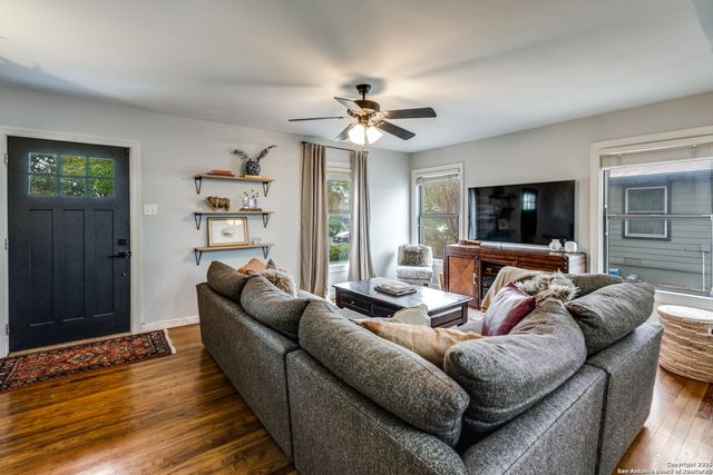 185 Bryn Mawr, San Antonio, TX 78209