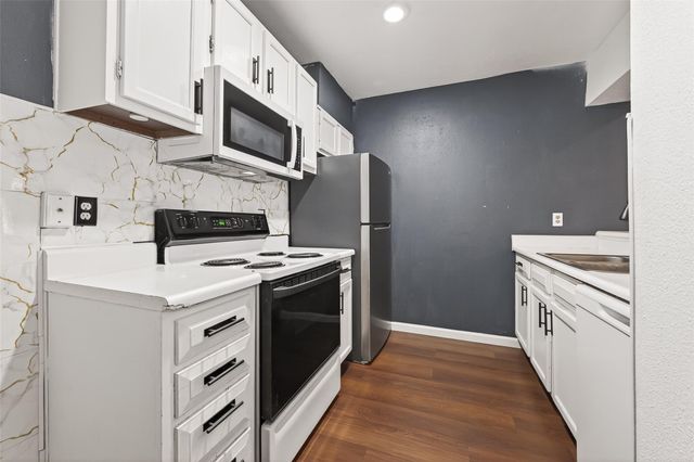 1920 Augusta Drive 7, Houston, TX 77057