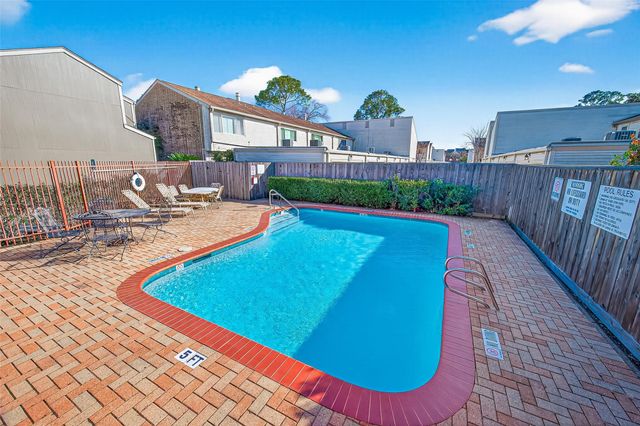 1920 Augusta Drive 7, Houston, TX 77057