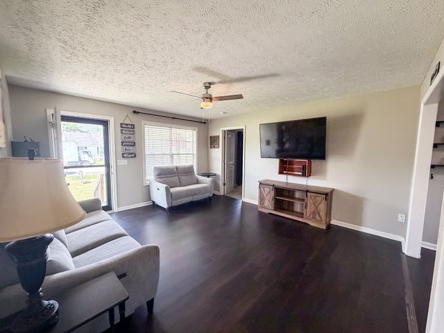 45 Jamison Ct, Manchester, TN 37355