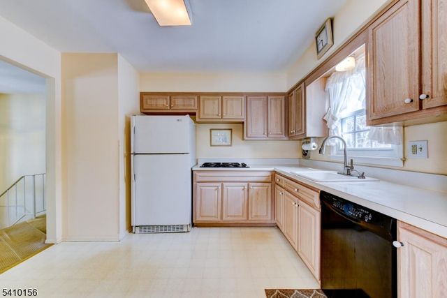 1366 Spur Ct, Bridgewater Twp., NJ 08807