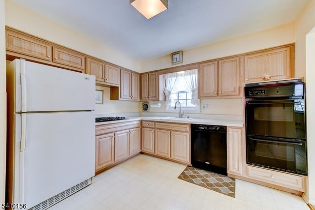 1366 Spur Ct, Bridgewater Twp., NJ 08807