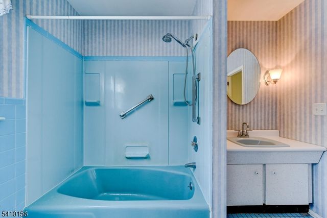 1366 Spur Ct, Bridgewater Twp., NJ 08807