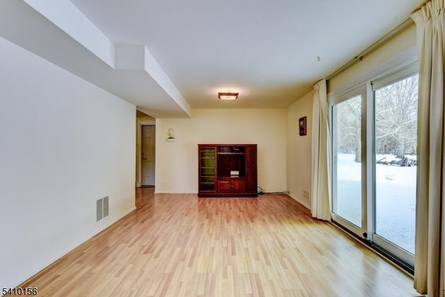 1366 Spur Ct, Bridgewater Twp., NJ 08807