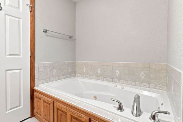 4016 Bald Eagle Drive, Manhattan, KS 66502