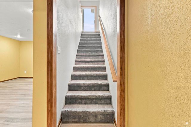 4016 Bald Eagle Drive, Manhattan, KS 66502