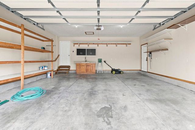 4016 Bald Eagle Drive, Manhattan, KS 66502