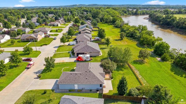 4016 Bald Eagle Drive, Manhattan, KS 66502