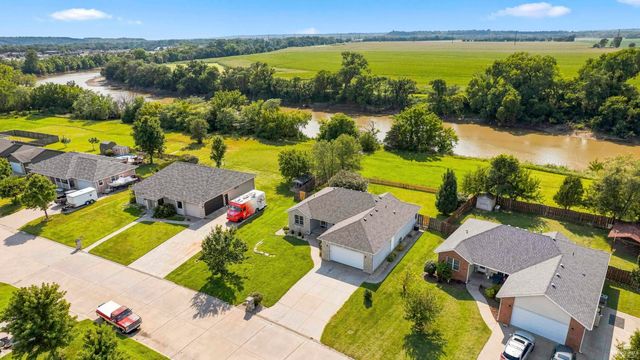 4016 Bald Eagle Drive, Manhattan, KS 66502