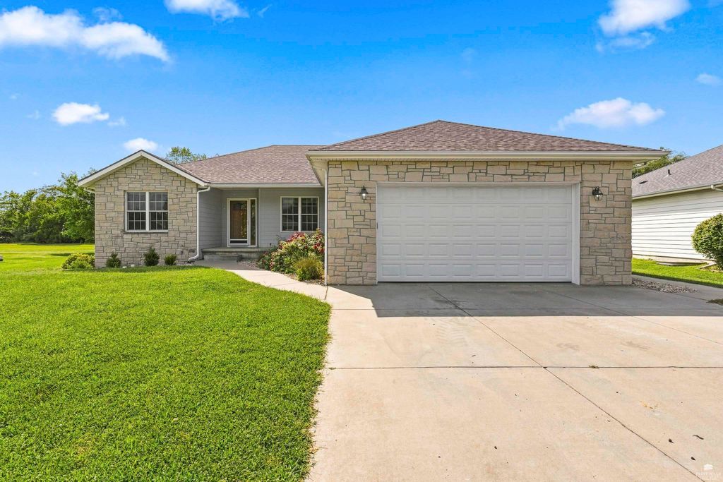 4016 Bald Eagle Drive, Manhattan, KS 66502