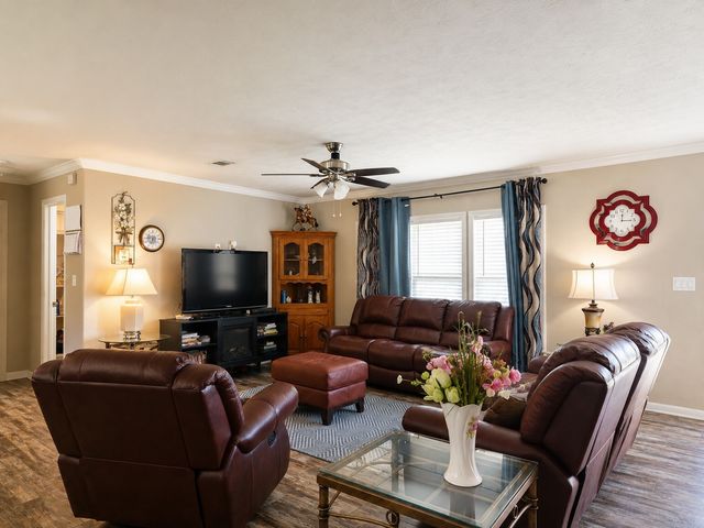 2823 Grays Prairie Lane, Scurry, TX 75158