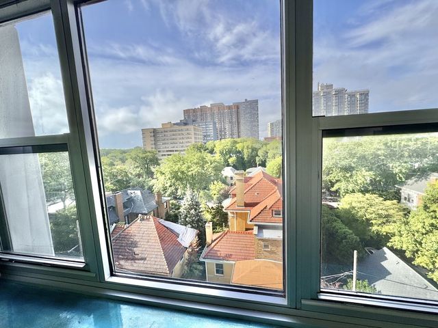 4250 N Marine Drive 714, Chicago, IL 60613