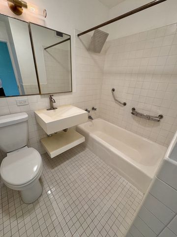 4250 N Marine Drive 714, Chicago, IL 60613