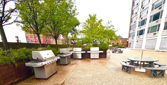 4250 N Marine Drive 714, Chicago, IL 60613
