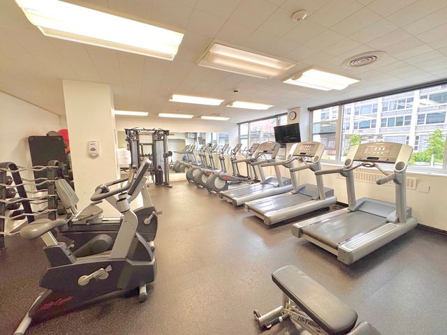 4250 N Marine Drive 714, Chicago, IL 60613