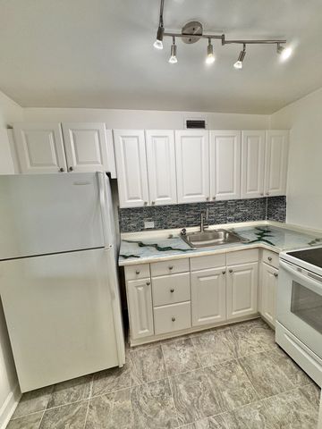 4250 N Marine Drive 714, Chicago, IL 60613