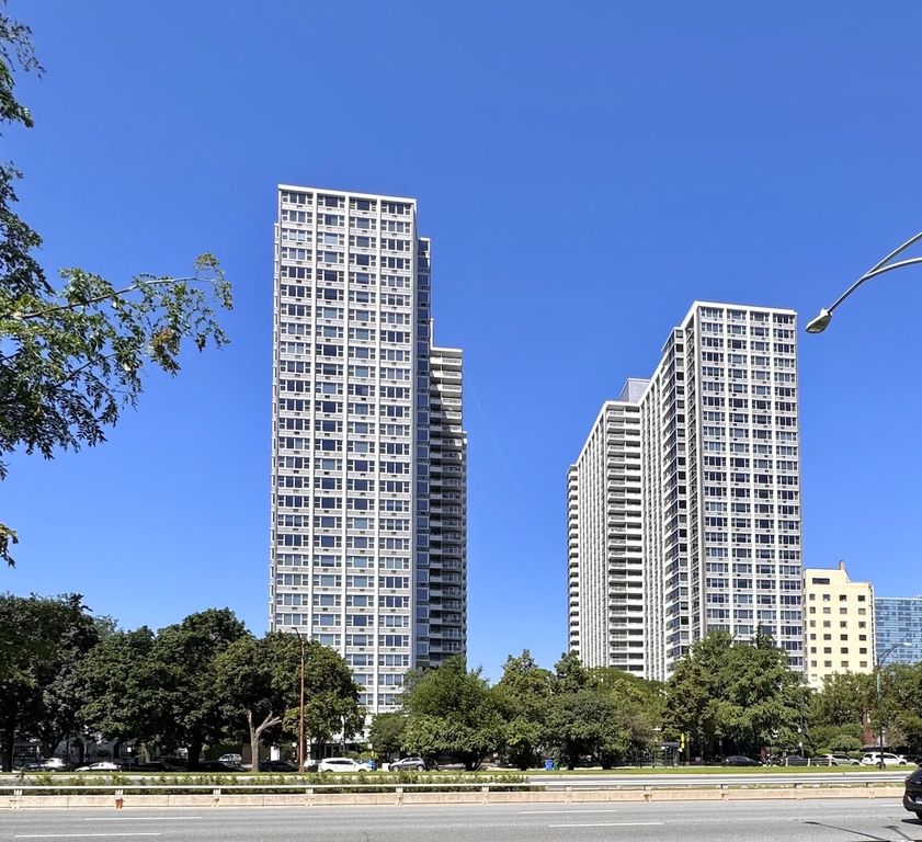 4250 N Marine Drive 714, Chicago, IL 60613