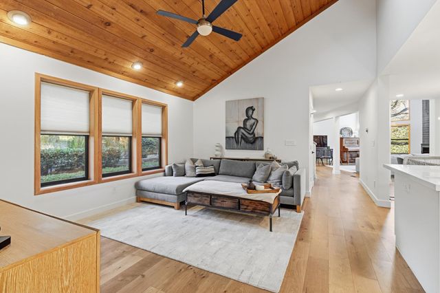 3954 Villa Ct, Fair Oaks, CA 95628