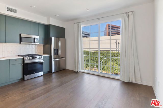 11908 Exposition Boulevard 403, Los Angeles, CA 90064