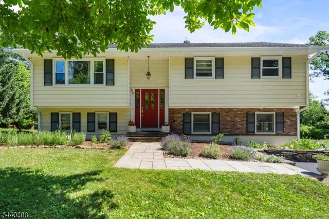 29 Oxford Cir, Montgomery Twp., NJ 08558