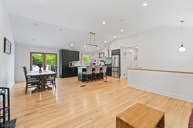 29 Oxford Cir, Montgomery Twp., NJ 08558