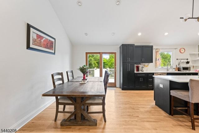29 Oxford Cir, Montgomery Twp., NJ 08558