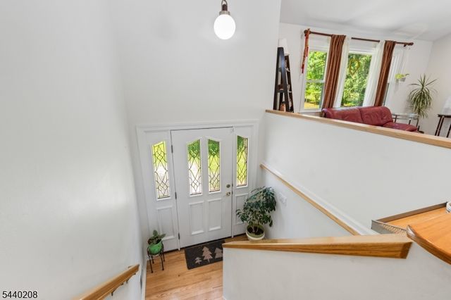 29 Oxford Cir, Montgomery Twp., NJ 08558