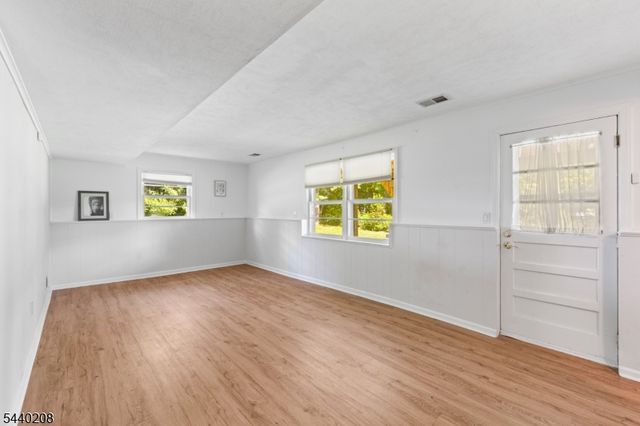 29 Oxford Cir, Montgomery Twp., NJ 08558