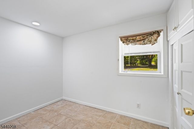 29 Oxford Cir, Montgomery Twp., NJ 08558