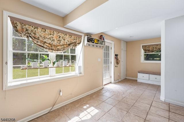 29 Oxford Cir, Montgomery Twp., NJ 08558
