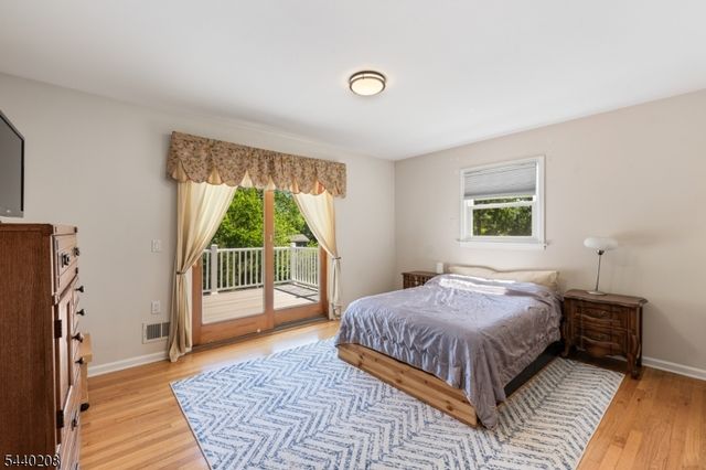 29 Oxford Cir, Montgomery Twp., NJ 08558