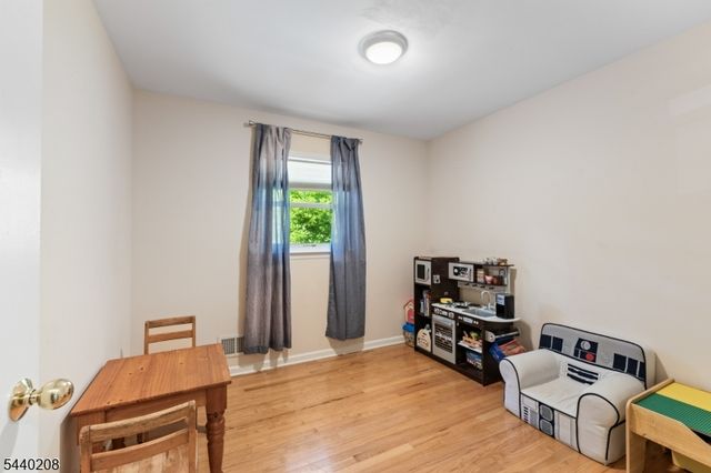 29 Oxford Cir, Montgomery Twp., NJ 08558