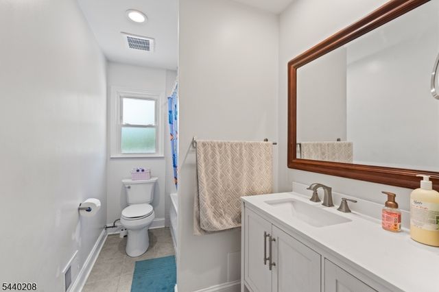 29 Oxford Cir, Montgomery Twp., NJ 08558