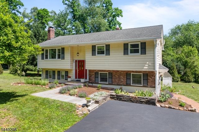 29 Oxford Cir, Montgomery Twp., NJ 08558
