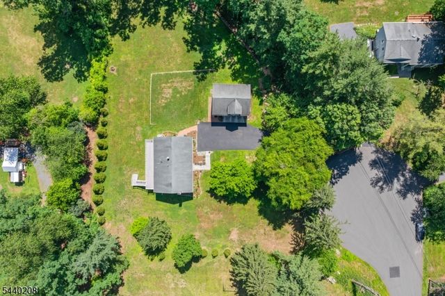 29 Oxford Cir, Montgomery Twp., NJ 08558