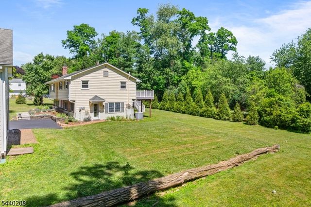 29 Oxford Cir, Montgomery Twp., NJ 08558