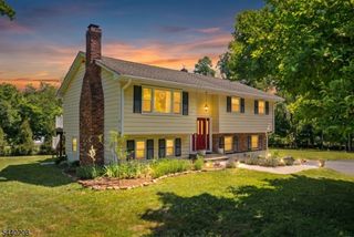 29 Oxford Cir, Montgomery Twp., NJ 08558