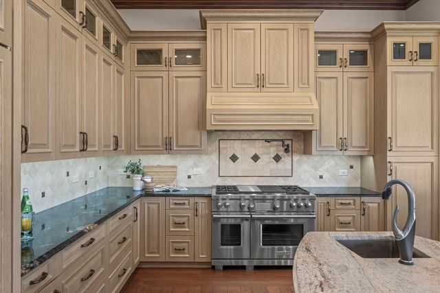 23 Enclave Court, South Barrington, IL 60010