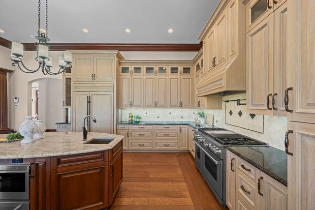 23 Enclave Court, South Barrington, IL 60010