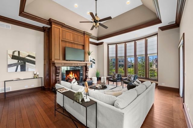 23 Enclave Court, South Barrington, IL 60010