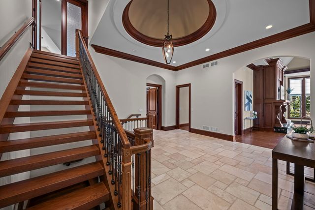 23 Enclave Court, South Barrington, IL 60010