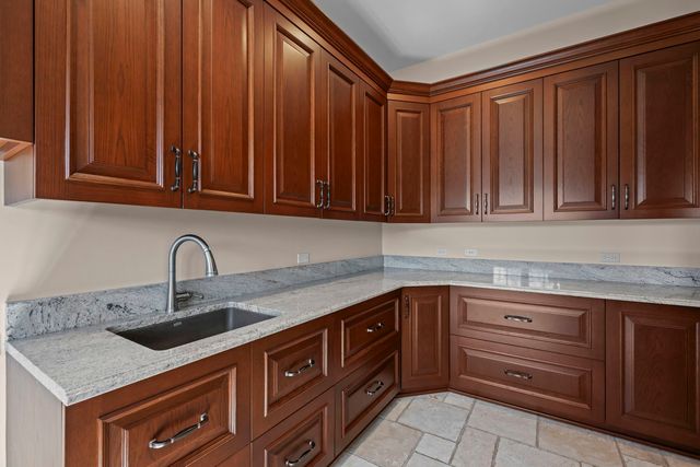 23 Enclave Court, South Barrington, IL 60010