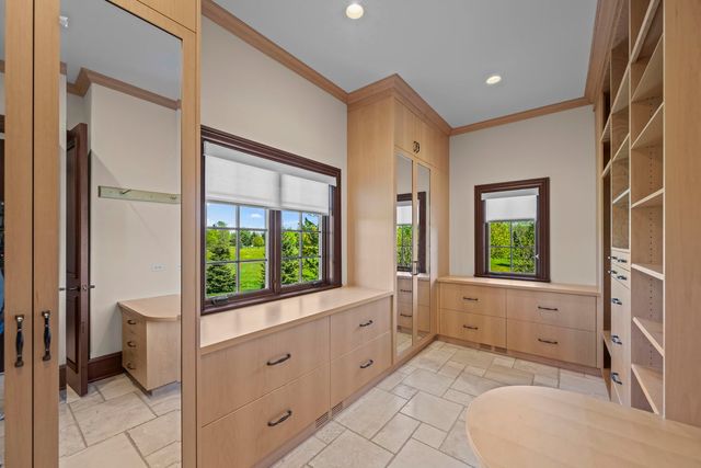 23 Enclave Court, South Barrington, IL 60010