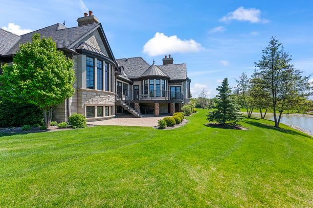 23 Enclave Court, South Barrington, IL 60010
