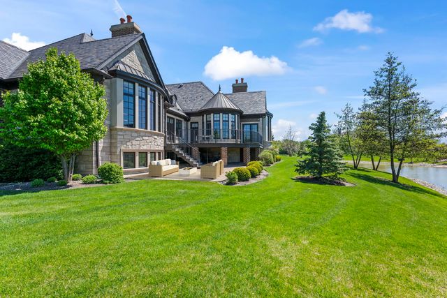 23 Enclave Court, South Barrington, IL 60010